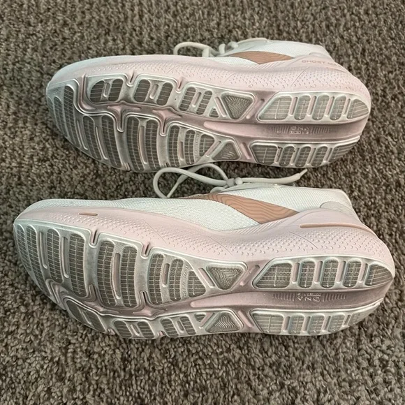 Brooks Ghost Max Running Shoes WMNS 9.5B - Picture 4 of 10
